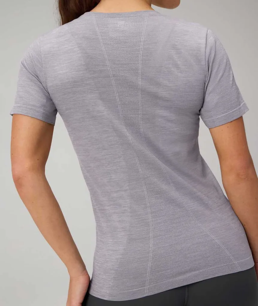 body-matrix-fabletics-womans-grey-back.webp